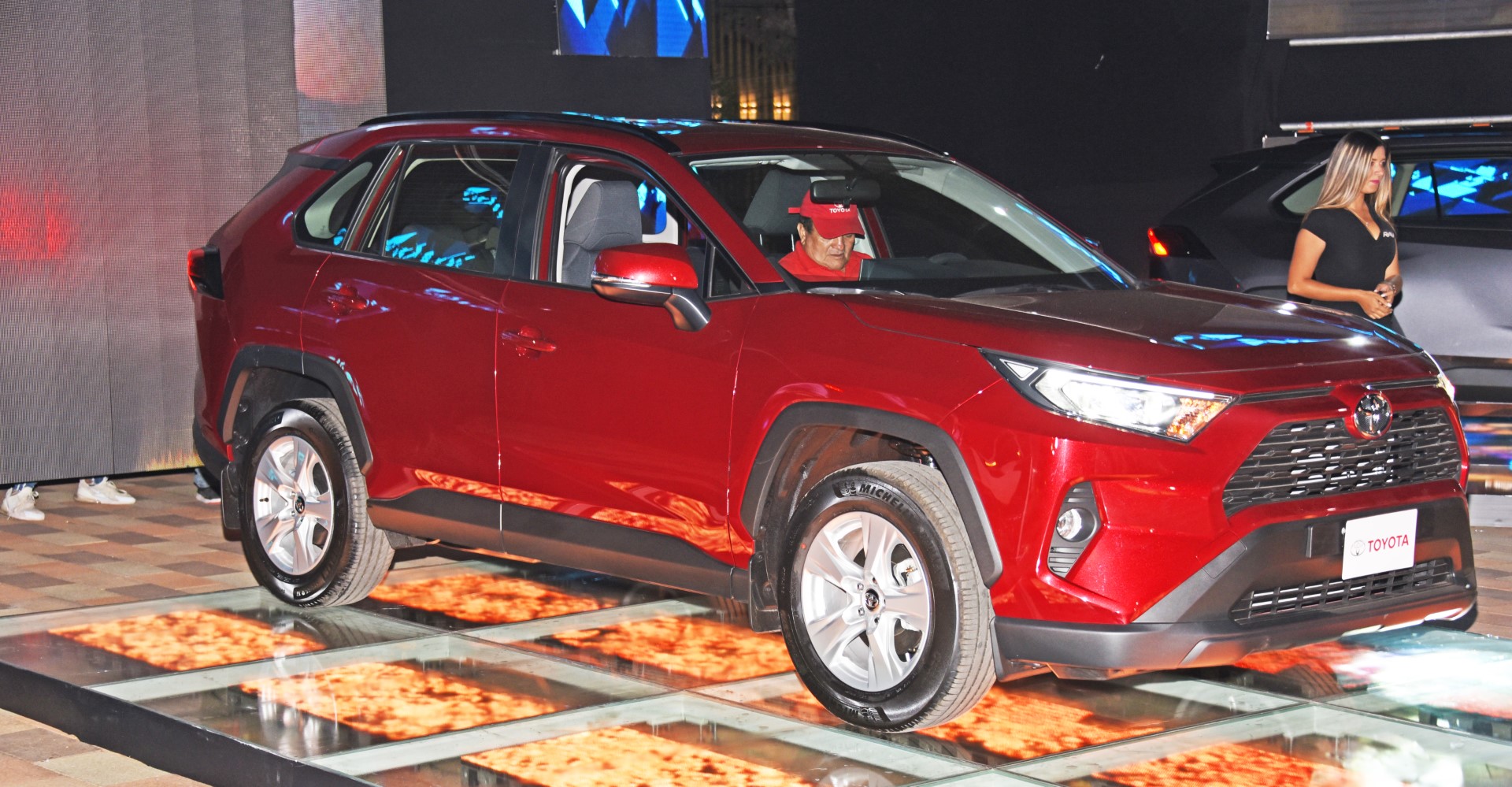 Corporación Flores presenta la nueva Toyota RAV4 2020