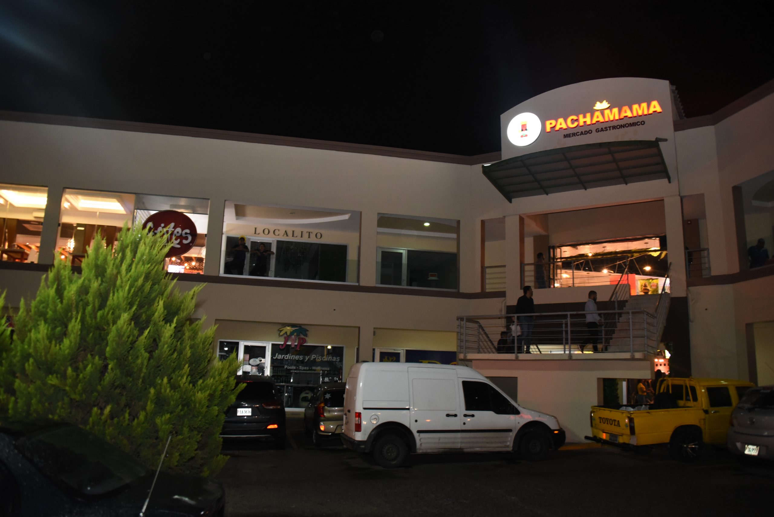 Pachamama aglutina a varios restaurantes en una sola, moderna y atractiva plaza gastronómica 