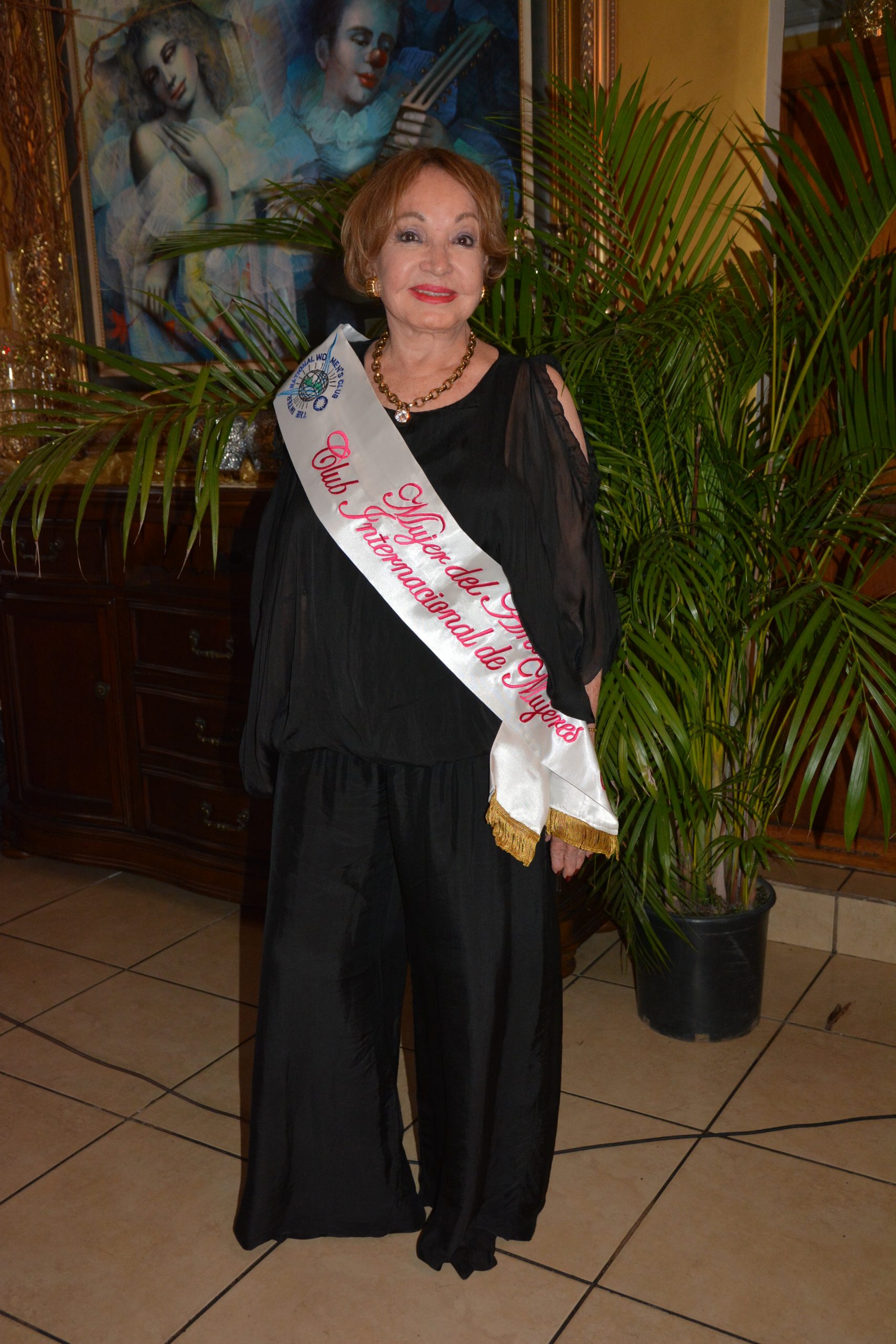 Vilma Rosales fue condecorada como mujer del año 2020 del IWC