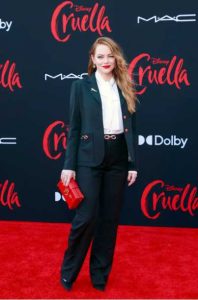 Emma Stone luce espectacular en la premiere de Cruella