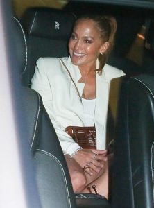 Jennifer Lopez y Ben Affleck nuevas fotos en una cena romántica