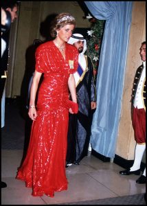 Recordando a la Princesa Diana y sus momentos más icónicos de moda