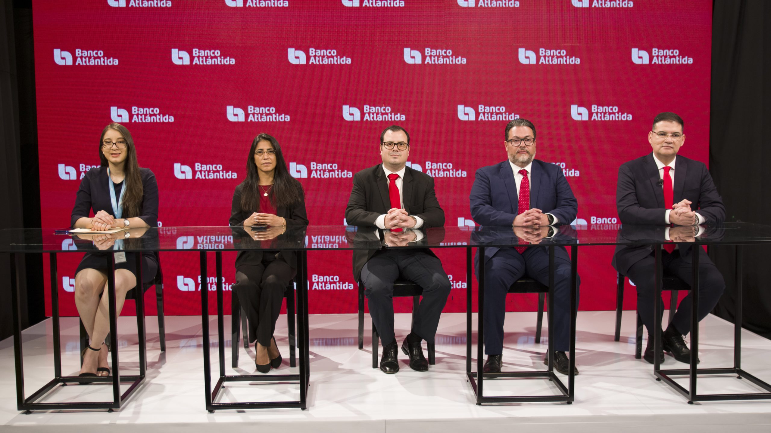 Conmemorando el Día del Padre: Banco Atlántida premió a sus clientes con un premio de L2 Millones de Lempiras y diez bonos de L50,000