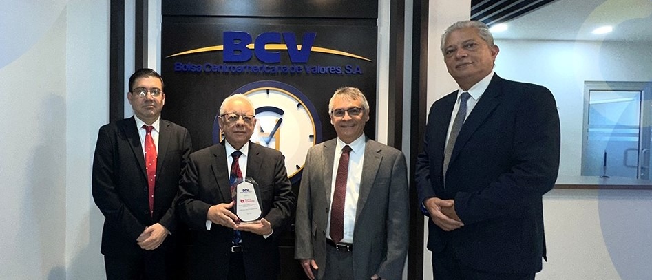 Banco Atlántida recibe reconocimiento como emisor destacado en el Mercado de Valores Hondureño otorgado por la Bolsa Centroamericana de Valores