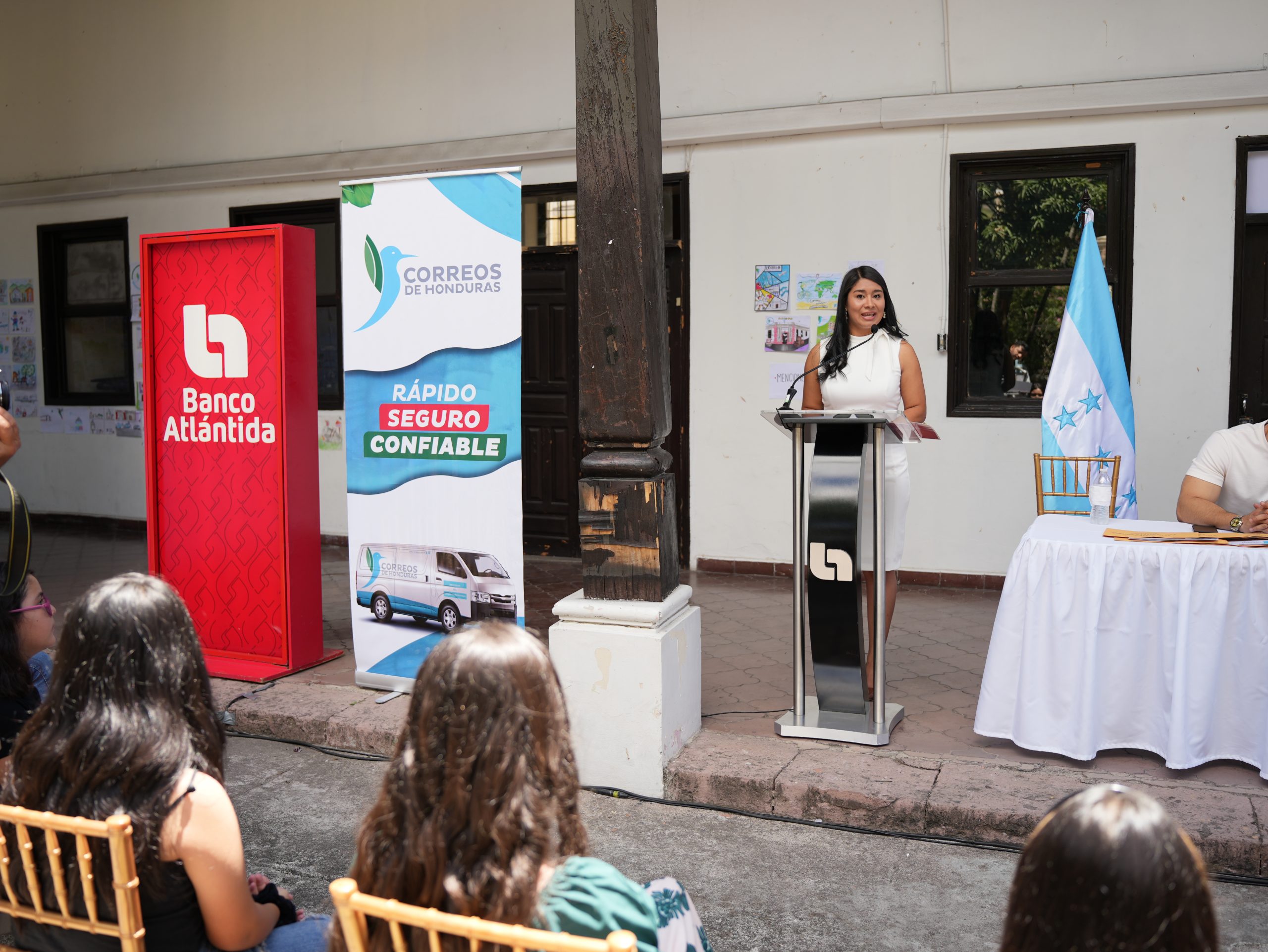 Correos de Honduras y Banco Atlántida realizan con éxito el primer concurso de dibujo infantil a nivel nacional.